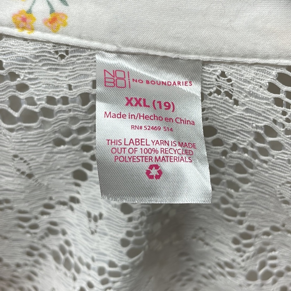 No Boundaries Are Laced Back Button Front Dress /… - image 4